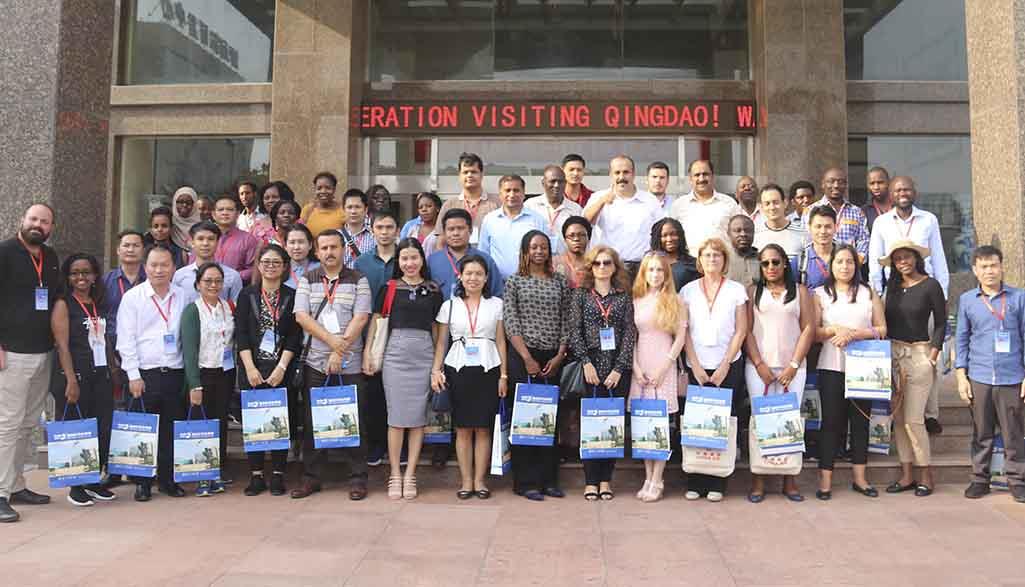 十六国官员莅临betway必威参观访问