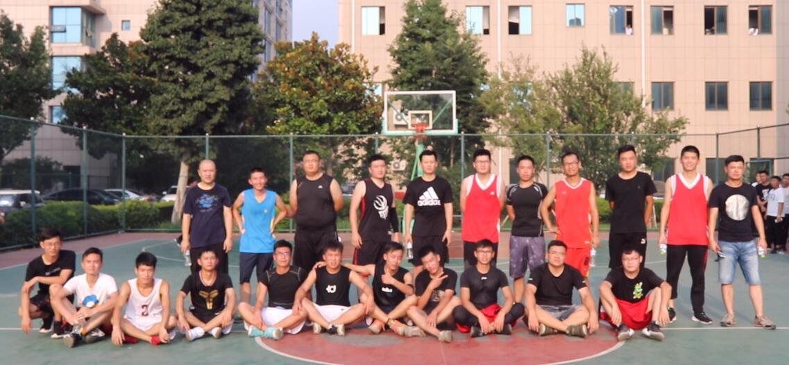 betway必威西汉姆联办组织开展“强体魄 · 迎庆典”篮球赛 向集团二十华诞献礼